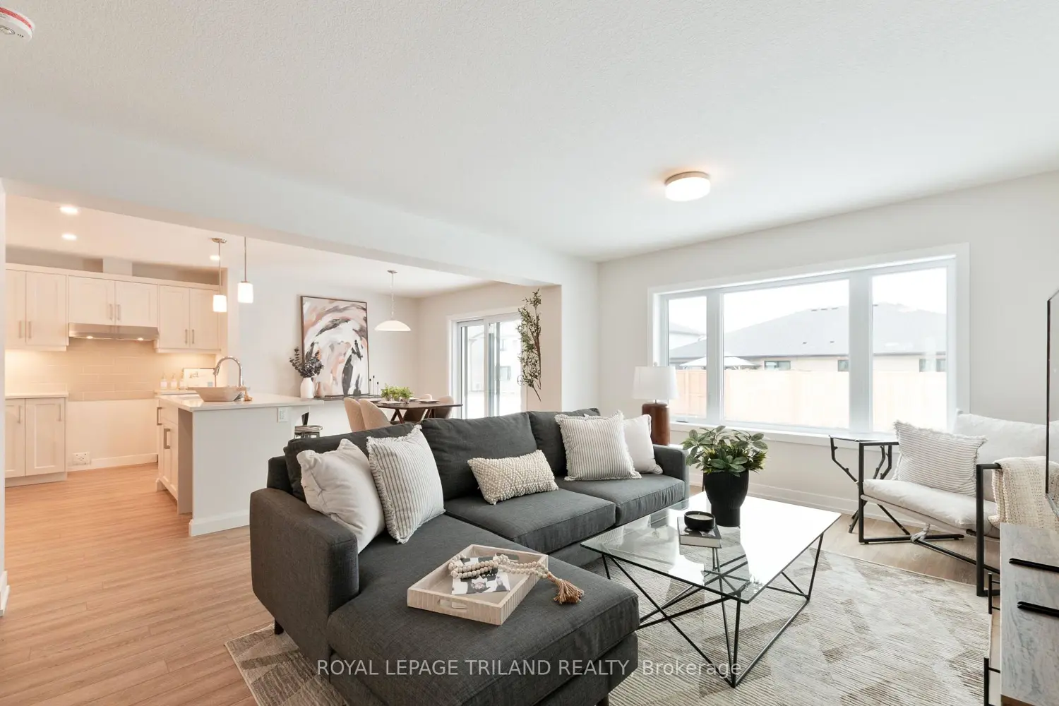 112 Styles Drive photo 4