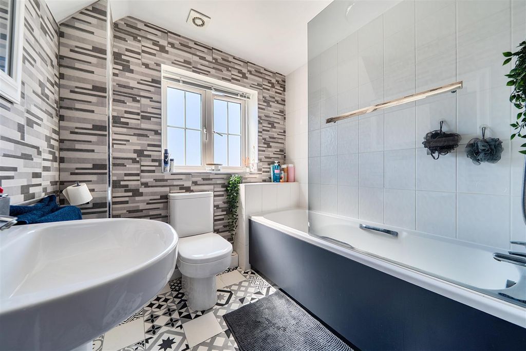 Additional image 5 of 3 bed semi-detached house for saleSaxon Shore Road, Portsmouth PO6