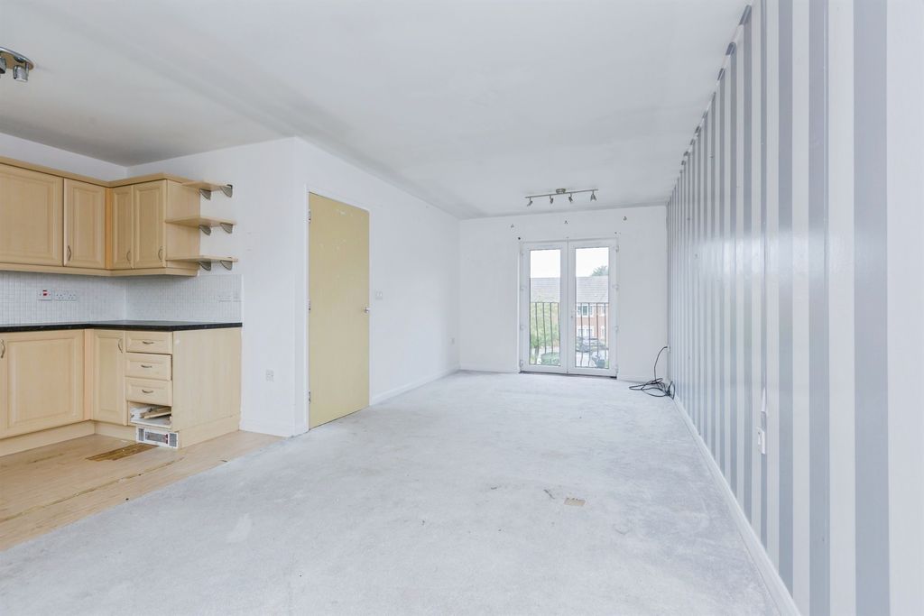 Additional image 6 of 2 bed flat for saleLoughland Close, Blaby, Leicester LE8