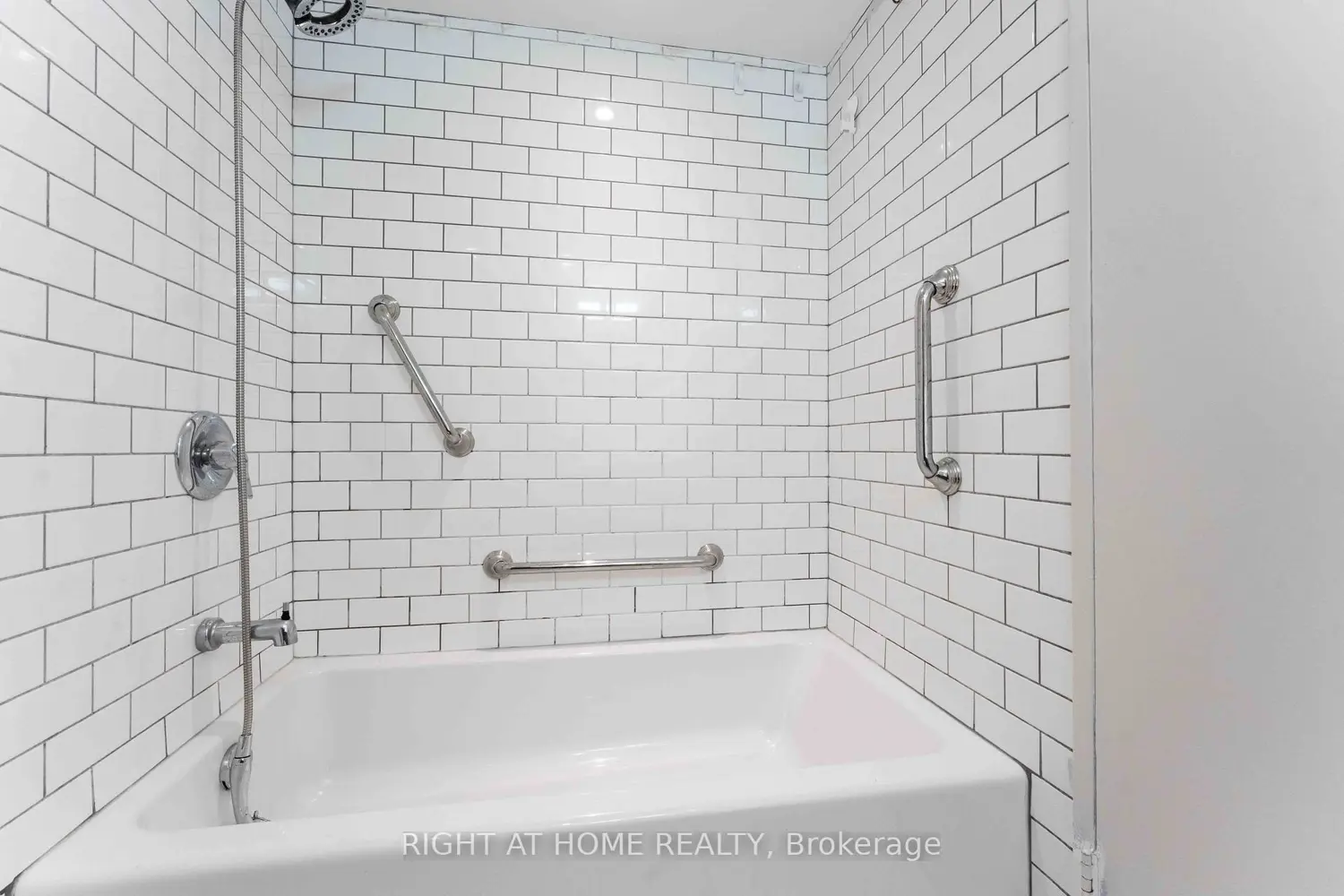Additional image 14 of 665 Bathgate Drive 311