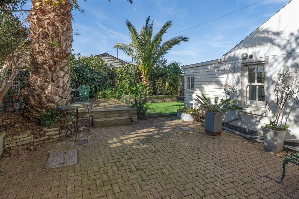 Additional image 9 of 5 bed detached house for saleIsland Wall, Whitstable CT5