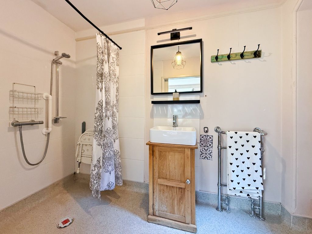 Additional image 25 of 5 bed detached house for saleChandlers Lane, Yateley, Hampshire GU46
