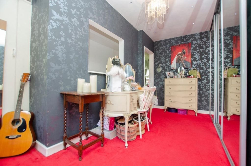 Additional image 19 of 2 bed cottage for salePortsmouth Road, Southampton SO19