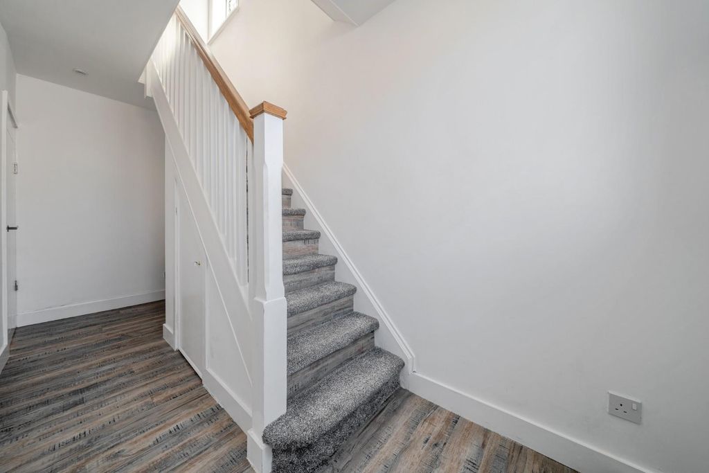 Additional image 9 of 3 bed semi-detached house for saleCompton Road, Portsmouth PO2