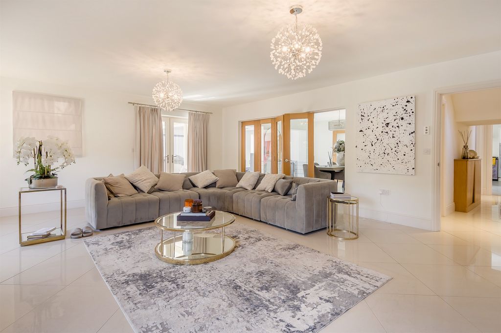 Additional image 2 of 6 bed detached house for saleNorwich Common, Wymondham NR18