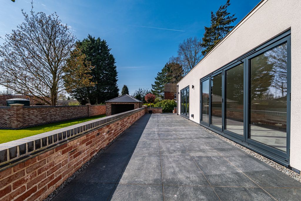 Additional image 3 of 4 bed detached bungalow for saleHorncastle Road, Woodhall Spa, Lincolnshire LN10