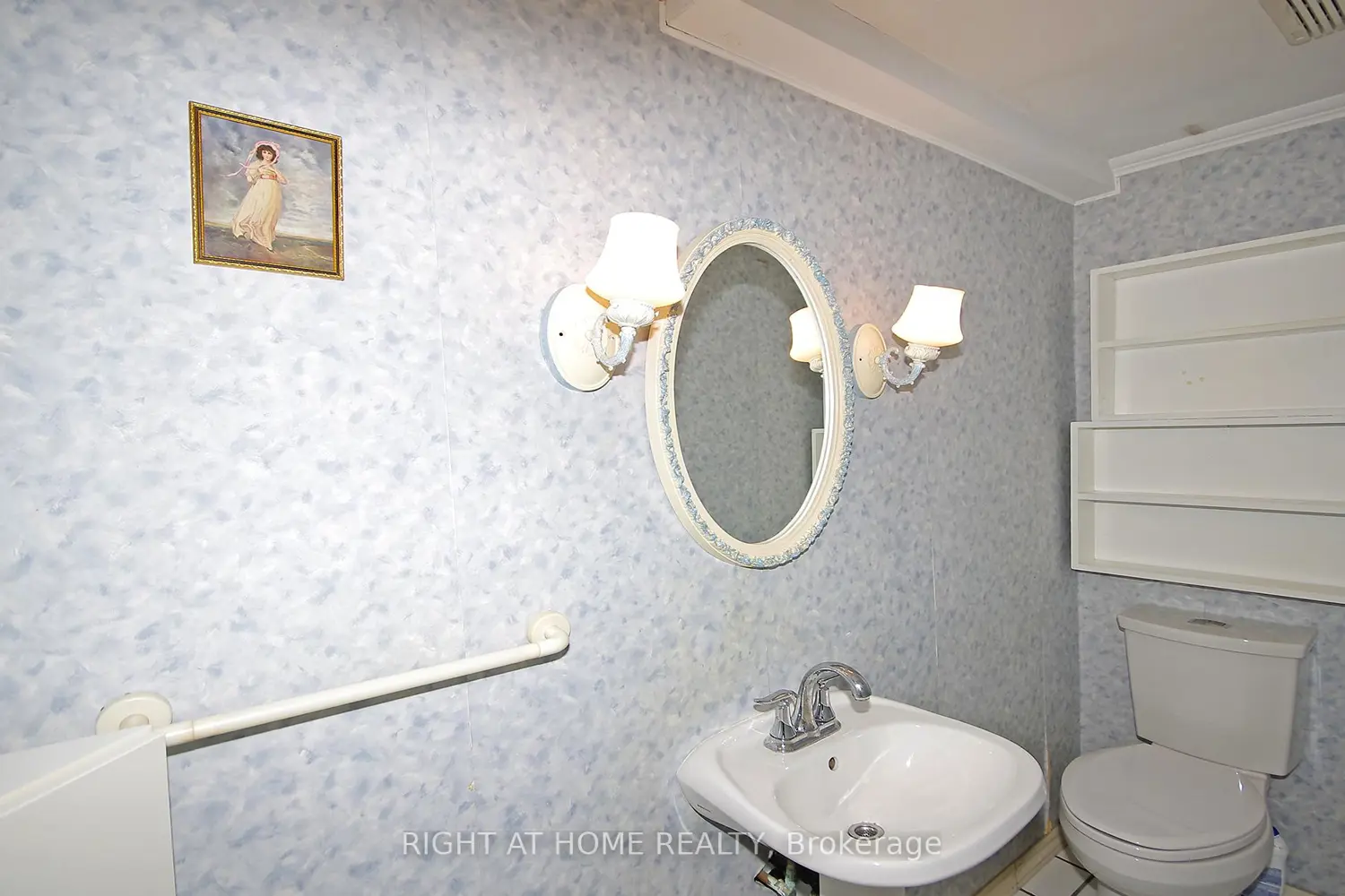 Additional image 16 of 1055 Shawnmarr Road 53