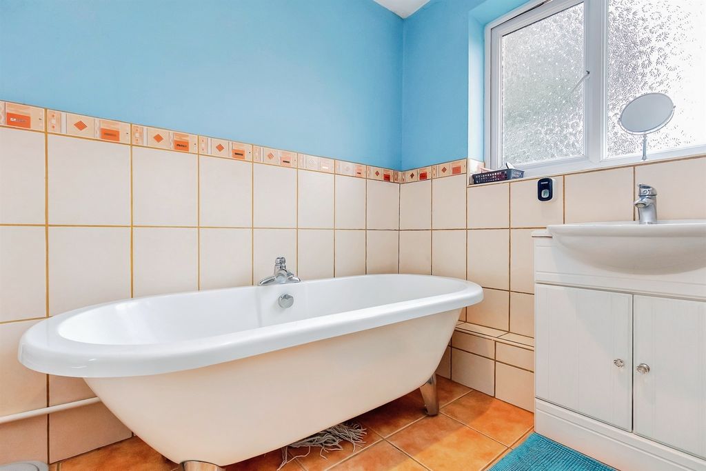 Additional image 14 of 3 bed semi-detached house for saleHarrod Drive, Market Harborough LE16