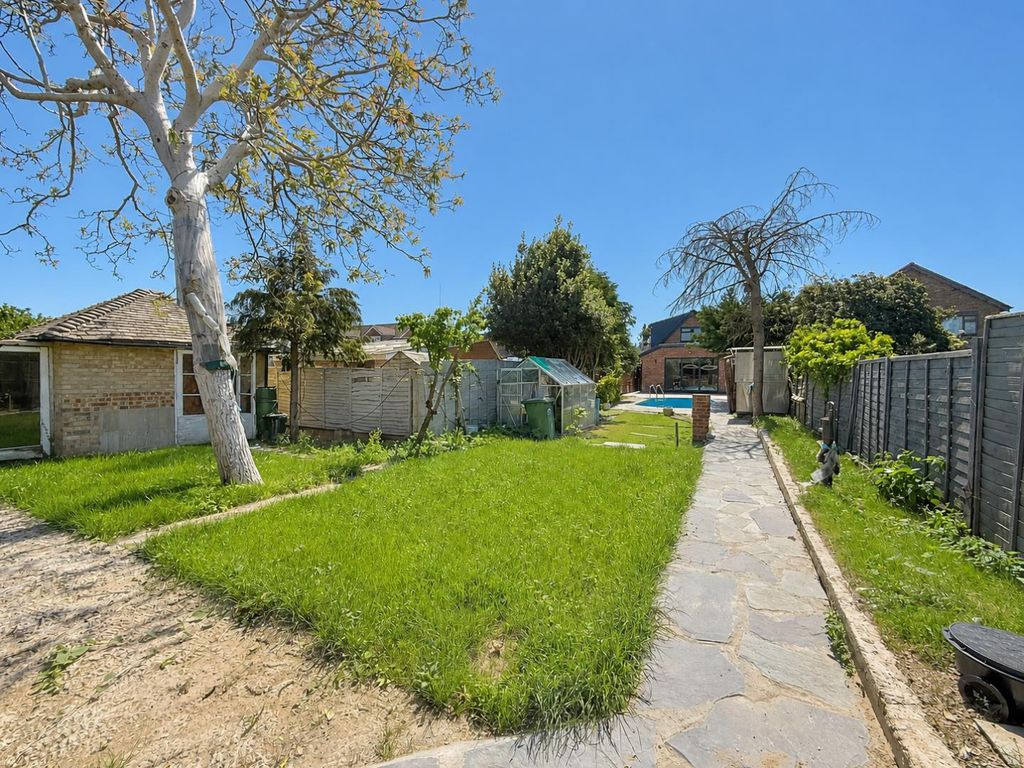 Additional image 22 of 5 bed detached bungalow for saleFeltham Hill Road, Ashford TW15