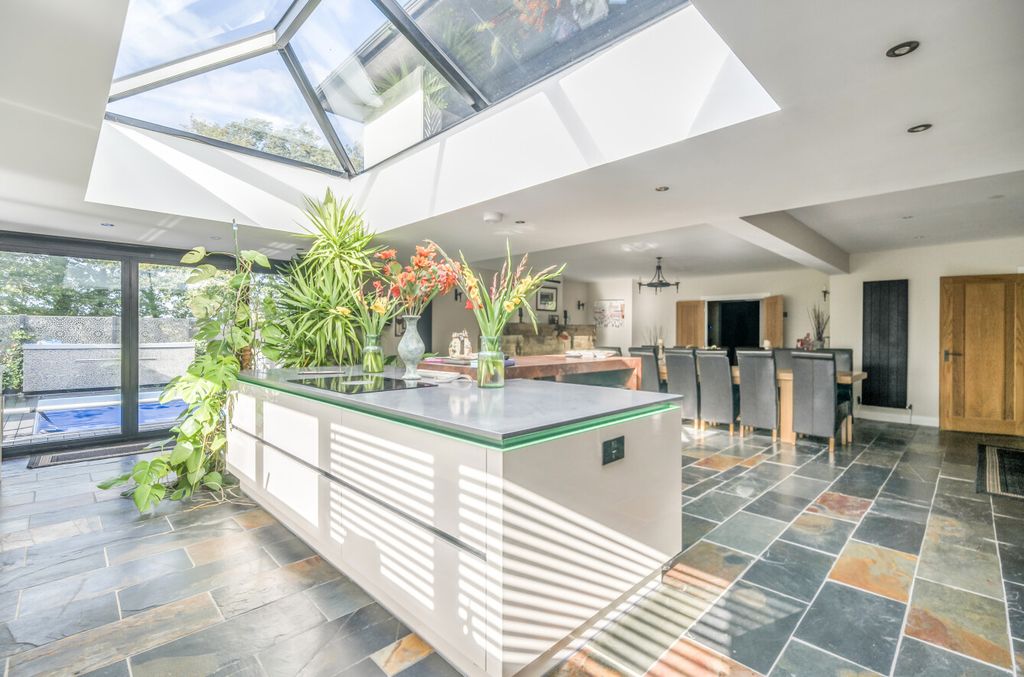 Additional image 3 of 6 bed detached house for saleJubilee Road, Finchampstead, Wokingham RG40