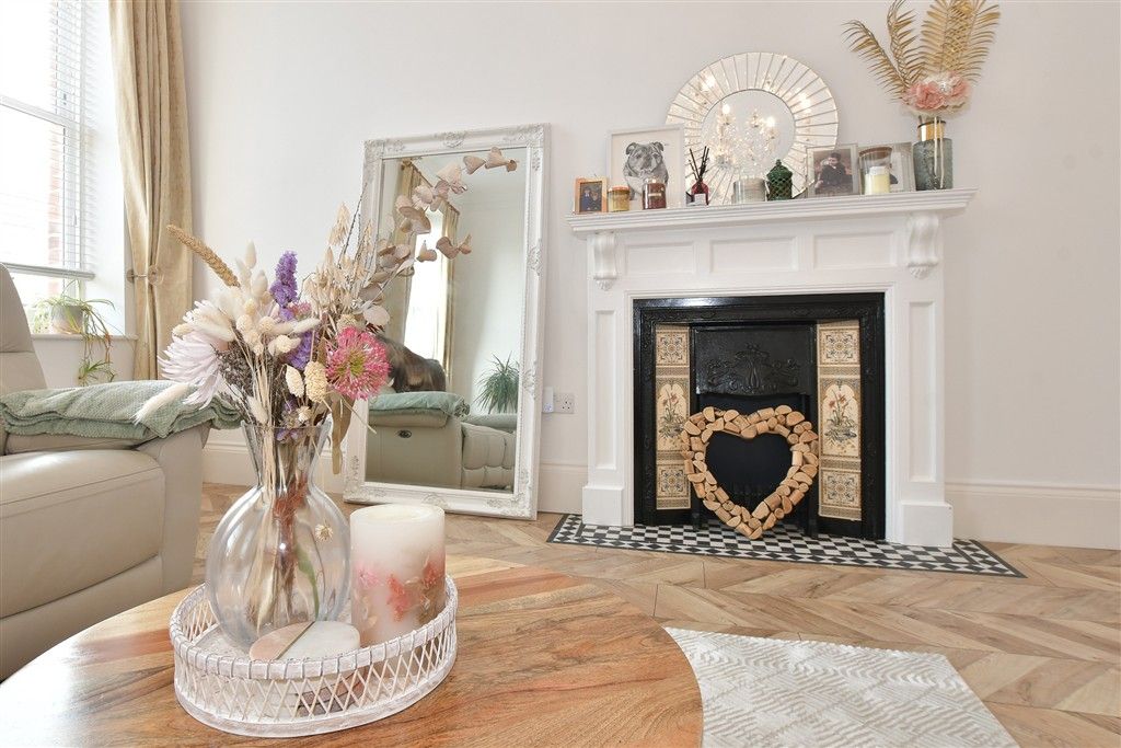 Additional image 3 of 2 bed flat for saleWhitecroft Park, Newport, Isle Of Wight PO30