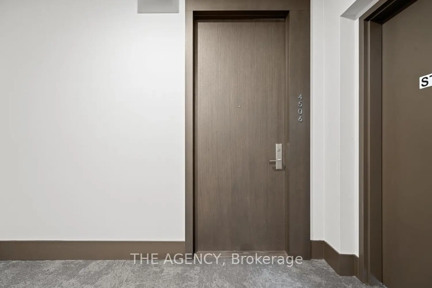 Additional image 3 of 39 Roehampton Avenue 4506