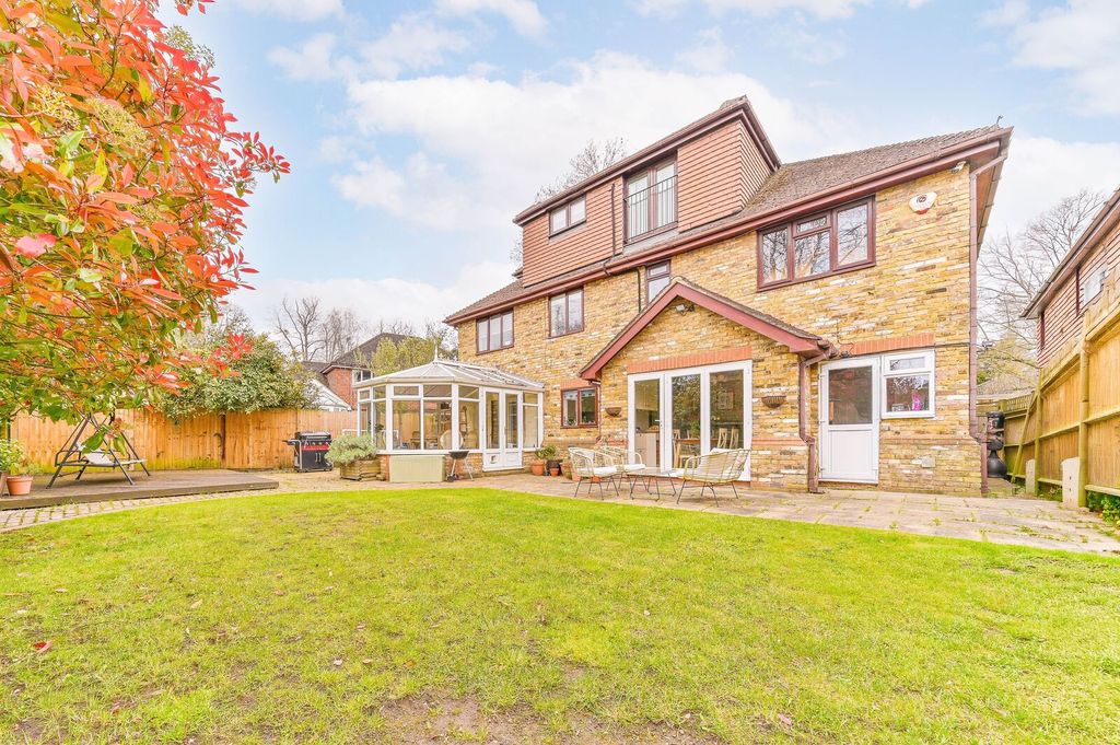 Additional image 10 of 5 bed detached house for saleRoyal Avenue, New Malden, Worcester Park KT4