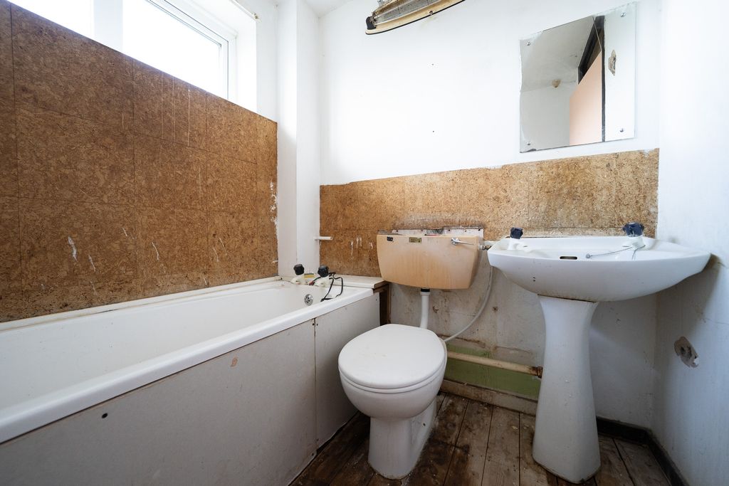 Additional image 11 of 3 bed semi-detached house for saleWalker Road, Thurmaston, Leicestershire LE4