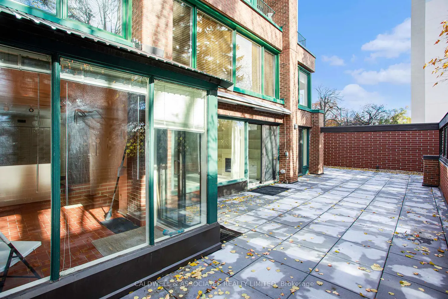 140 Rideau Terrace 1