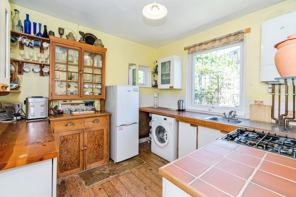 Additional image 2 of 2 bed bungalow for saleCoxford Close, Southampton, Hampshire SO16