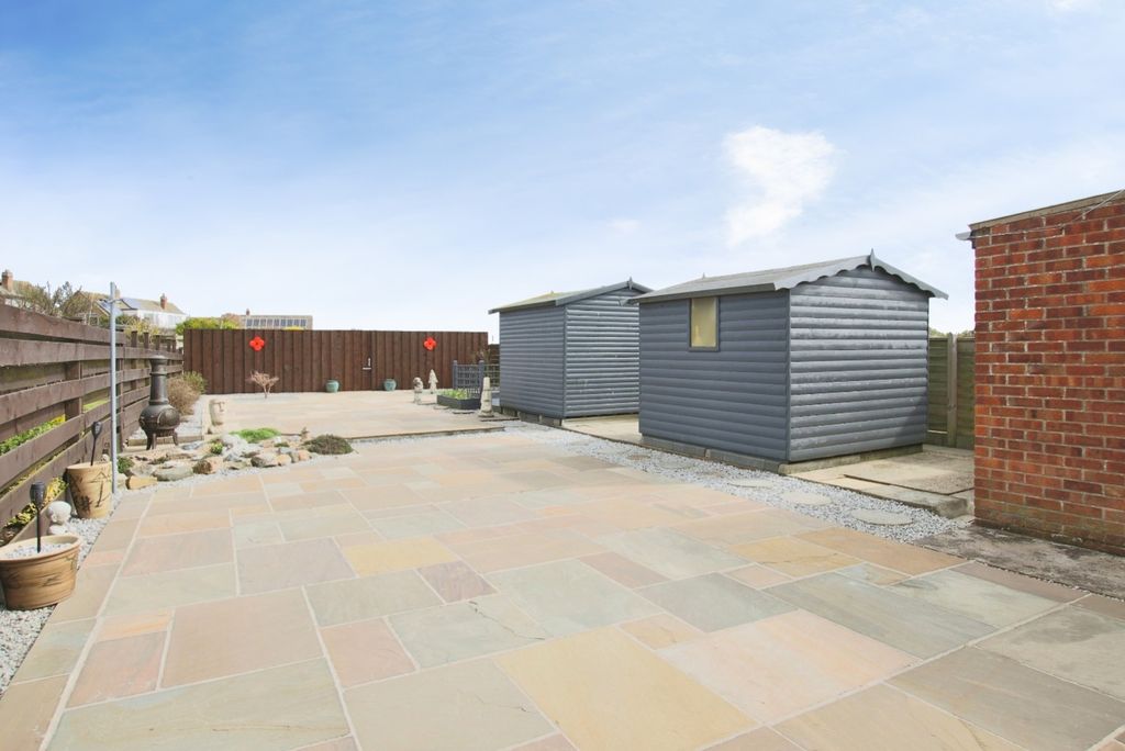 Additional image 14 of 2 bed semi-detached bungalow for saleOak Avenue, Withernsea, East Riding Of Yorkshire HU19