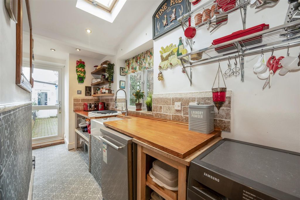 Additional image 12 of 3 bed property for saleNorthern Parade, Portsmouth PO2