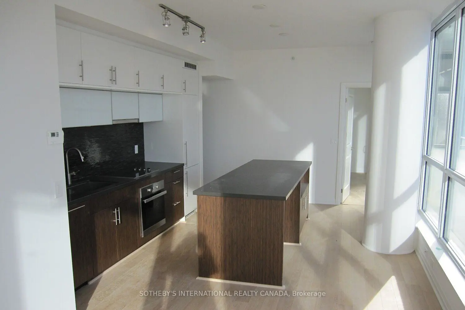 8 Mercer Street 1102 photo 3
