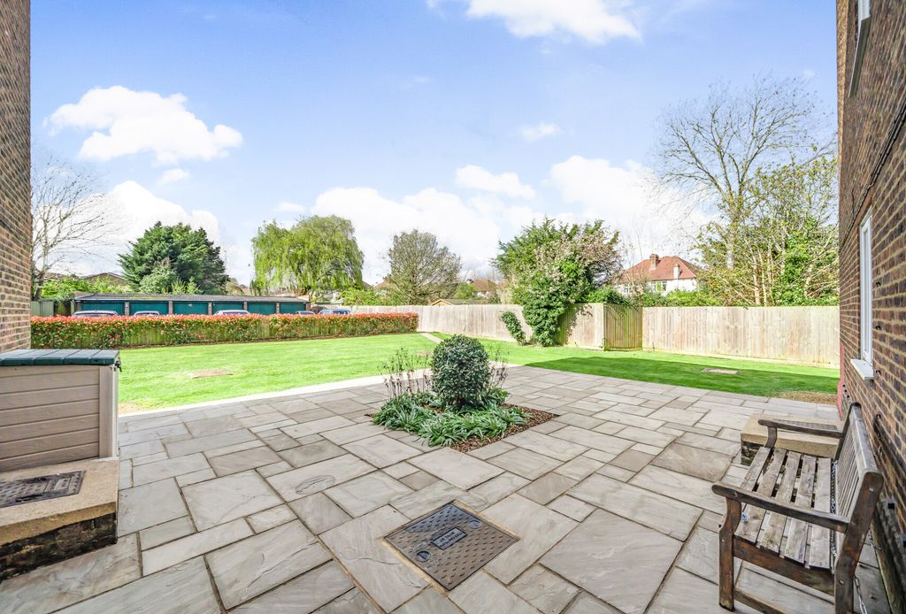 Additional image 15 of 2 bed flat for saleOrchard Court, The Avenue, Worcester Park KT4
