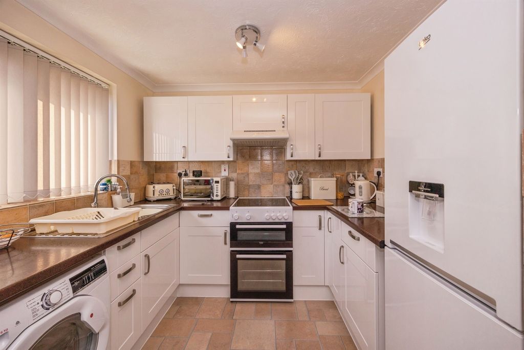 Additional image 8 of 1 bed flat for saleOld Canal, Southsea PO4