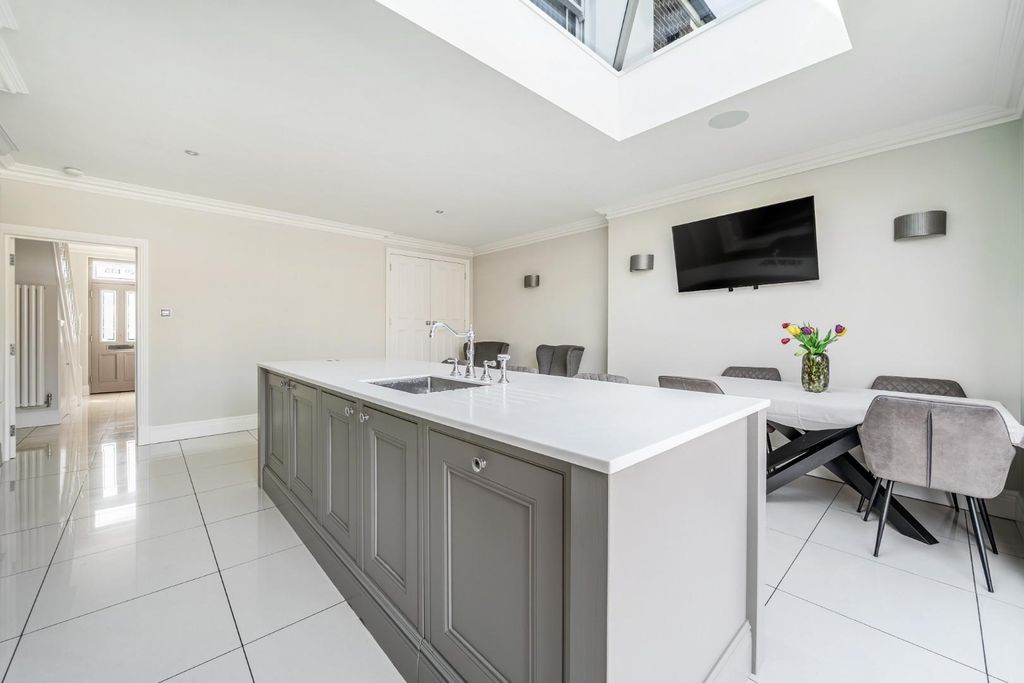 Additional image 4 of 3 bed property for saleLangstone Road, Portsmouth PO3