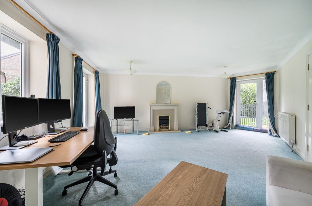 Additional image 4 of 2 bed flat for saleThe Dell, Southampton, Hampshire SO15