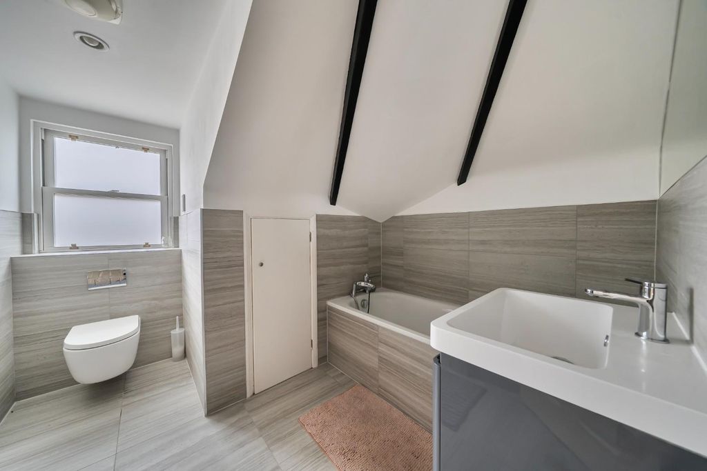 Additional image 10 of 3 bed maisonette for saleOxford Road, Windsor, Berkshire SL4