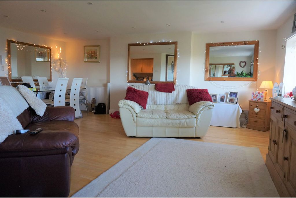 Additional image 3 of 2 bed flat for sale14-15 South Parade, Southsea PO5