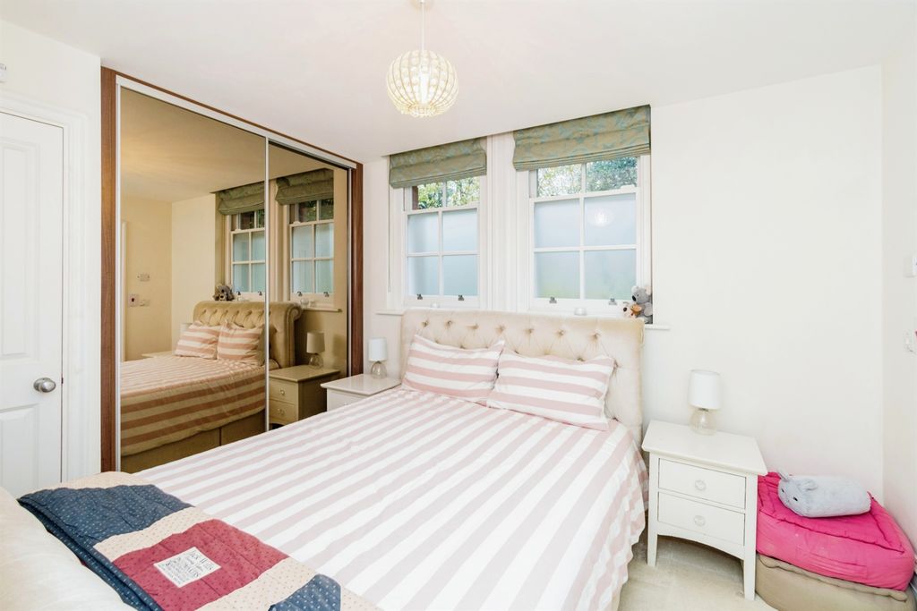Additional image 6 of 2 bed flat for saleJames Weld Close, Southampton SO15