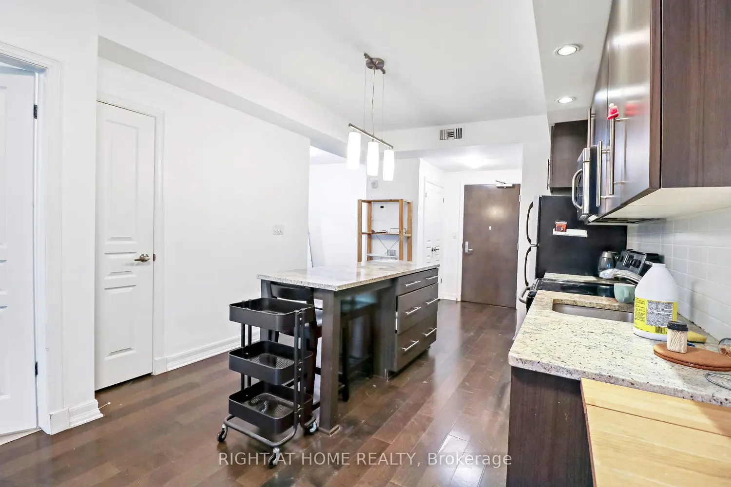 Additional image 4 of 238 Besserer Street 810