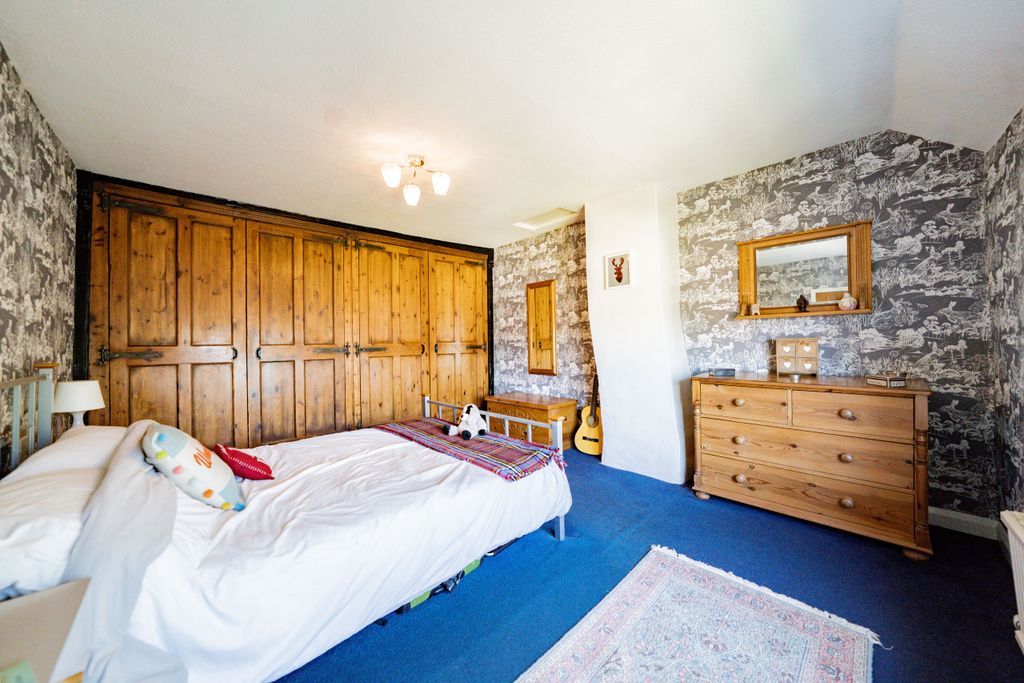 Additional image 16 of 4 bed semi-detached house for saleThe Square, Glenfield, Leicester, Leicestershire LE3
