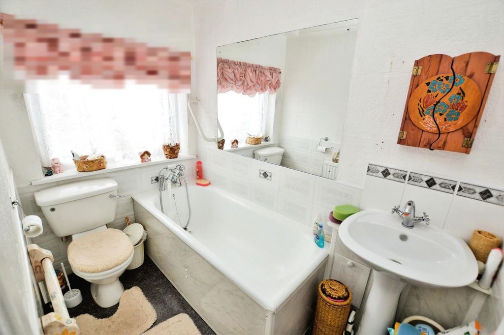Additional image 8 of 3 bed semi-detached bungalow for salePitton Close, Wigston LE18