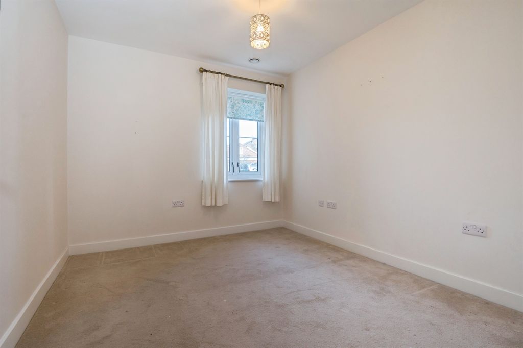 Additional image 9 of 2 bed flat for saleHampton Close, Southampton SO15