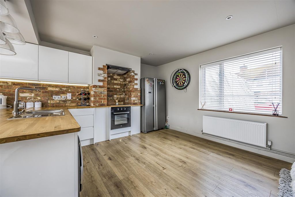 Additional image 13 of 3 bed semi-detached house for saleHilsea Crescent, Portsmouth PO2