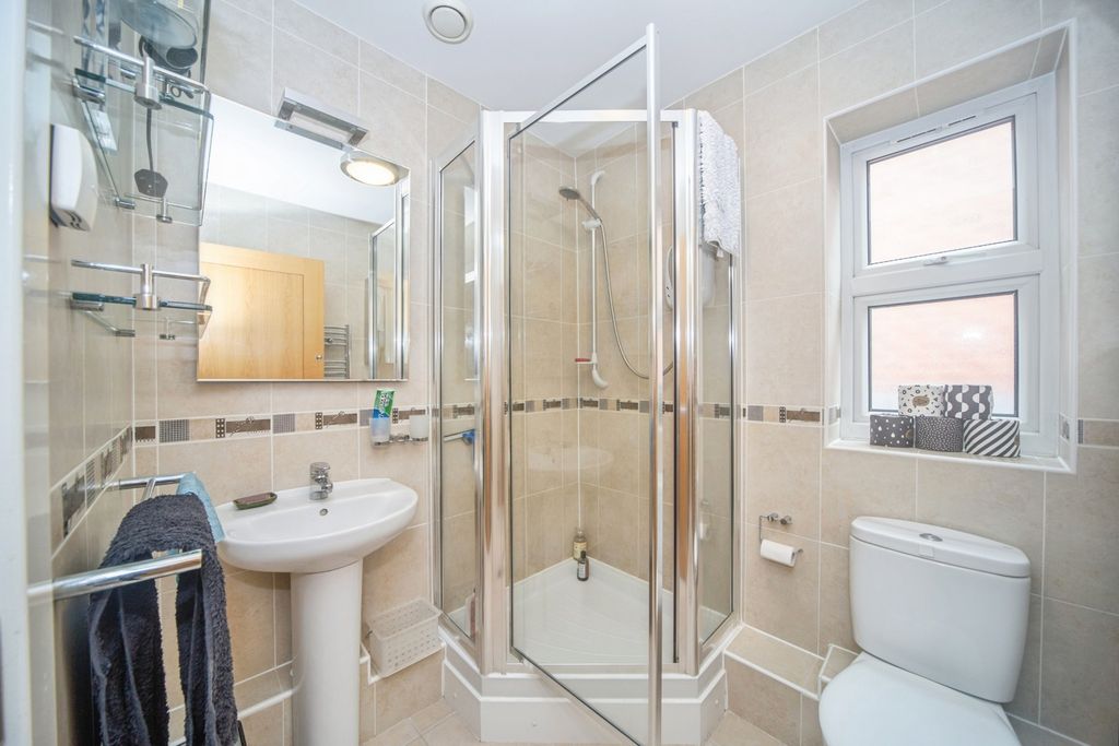 Additional image 14 of 2 bed flat for saleWinn Road, Southampton, Hampshire SO17