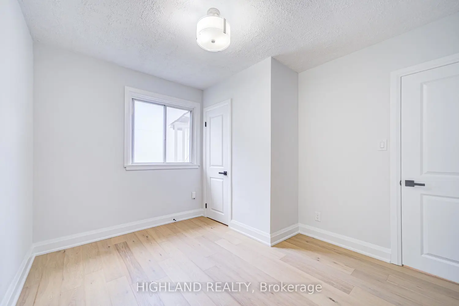Additional image 14 of 38 Esmond Crescent