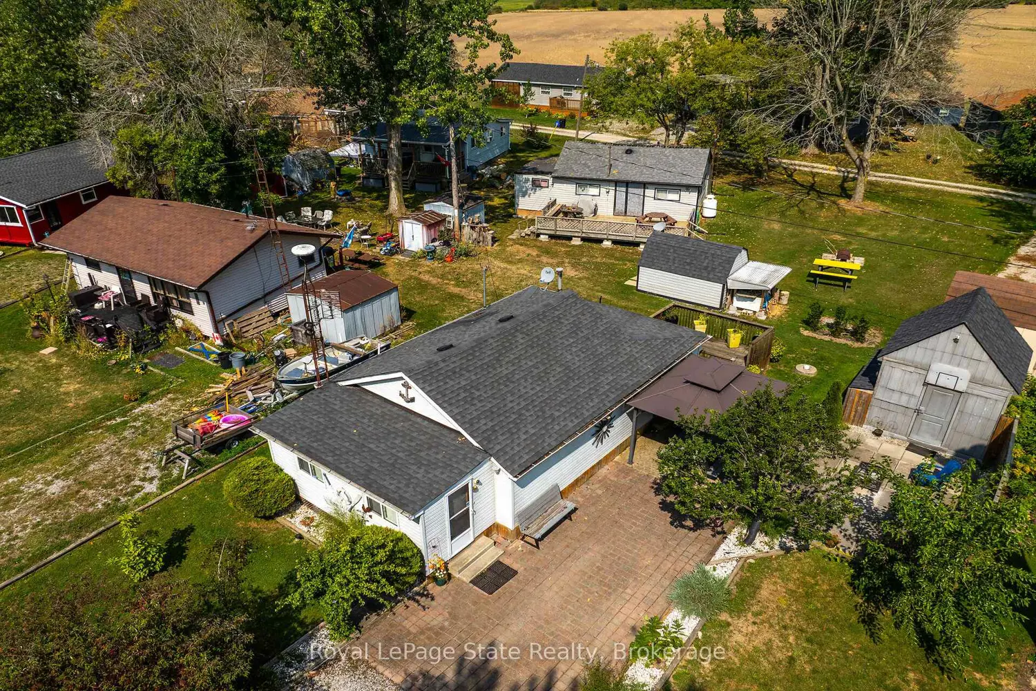 17 Maple Lane photo 2