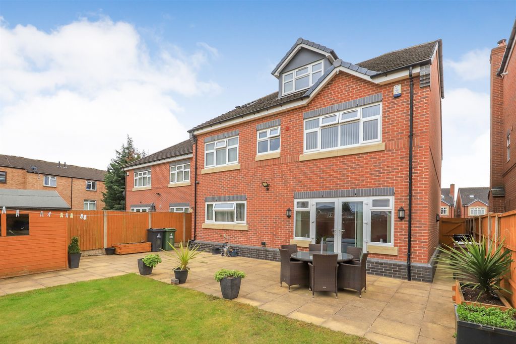 Additional image 2 of 6 bed detached house for saleWhimsey Close, Willenhall WV12