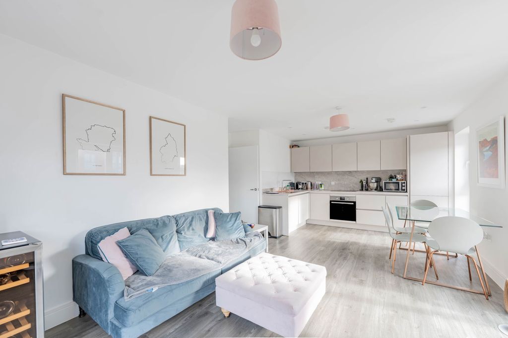 Additional image 5 of 2 bed flat for saleMeridian Way, Southampton SO14