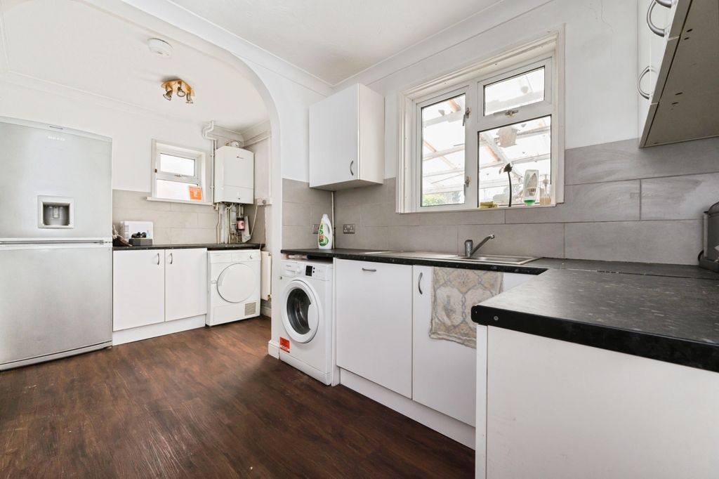 Additional image 7 of 4 bed semi-detached house for saleWoodcote Road, Southampton SO17