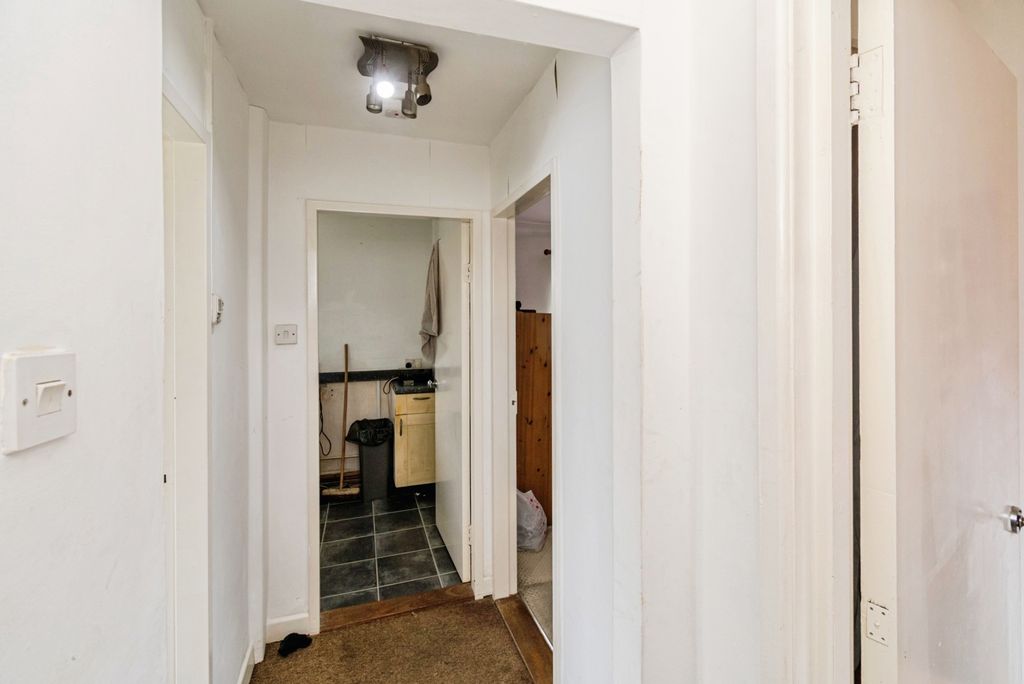Additional image 10 of 1 bed flat for saleCleasby Close, Southampton, Hampshire SO16