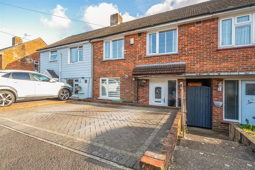 3 bed terraced house for saleChaucer Avenue, Paulsgrove PO6