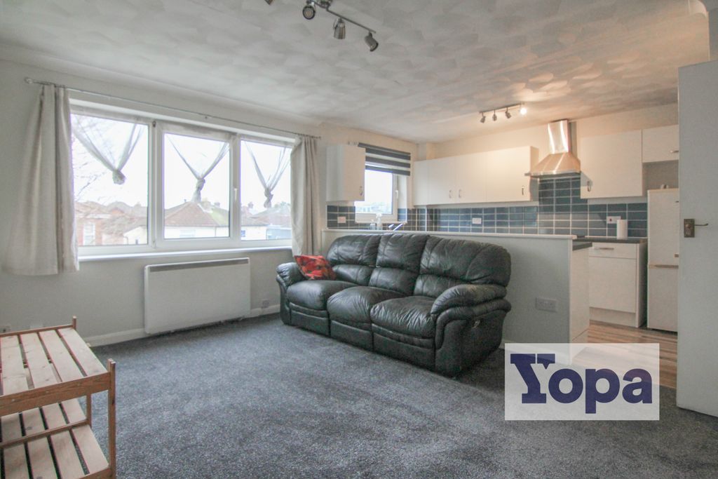 Additional image 2 of 2 bed flat for saleWaterloo Road, Southampton SO15