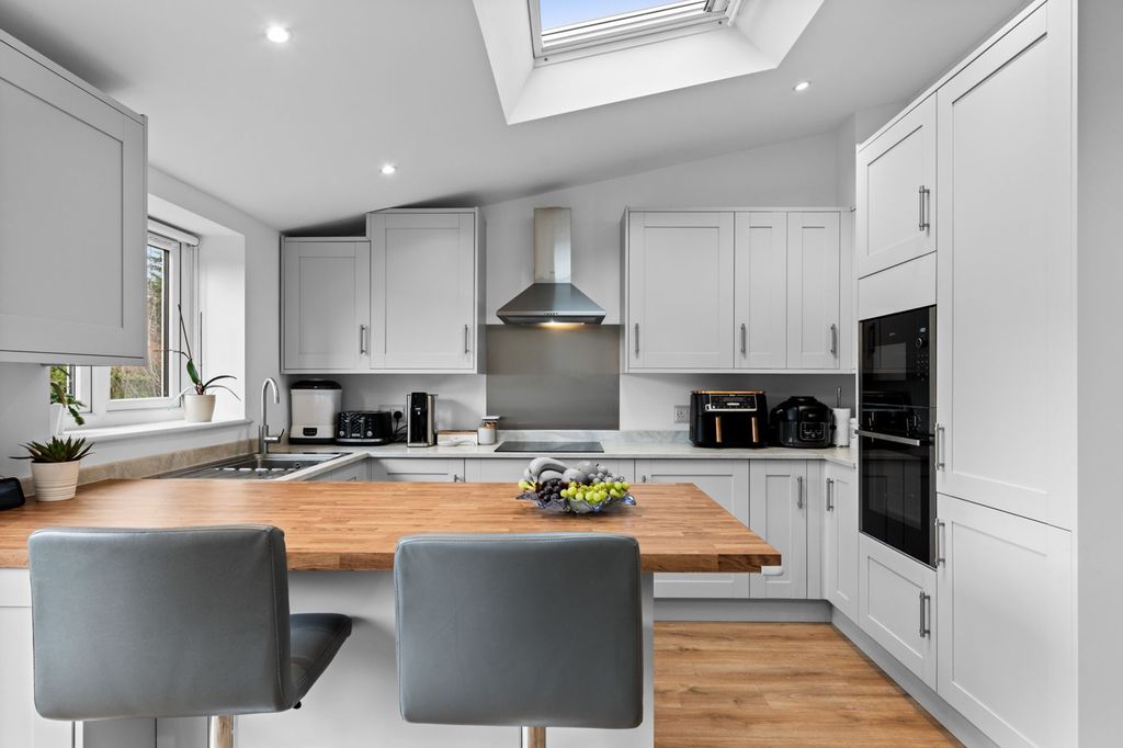 Additional image 17 of 2 bed detached house for saleDownsway, Whyteleafe CR3