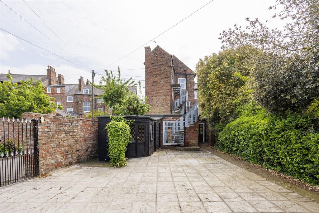 Additional image 38 of 15 bed property for saleMount Vale, York YO24
