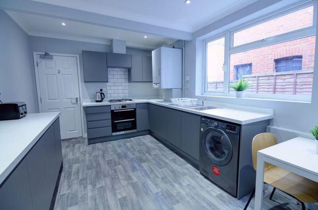Additional image 4 of 5 bed semi-detached house for saleBurlington Road, Southampton SO15