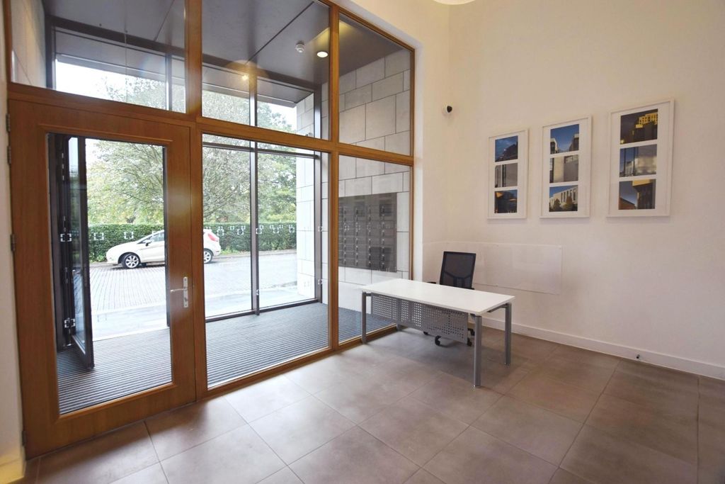 Additional image 11 of 2 bed flat for saleGuildhall Apartments, Park Walk, Southampton SO14