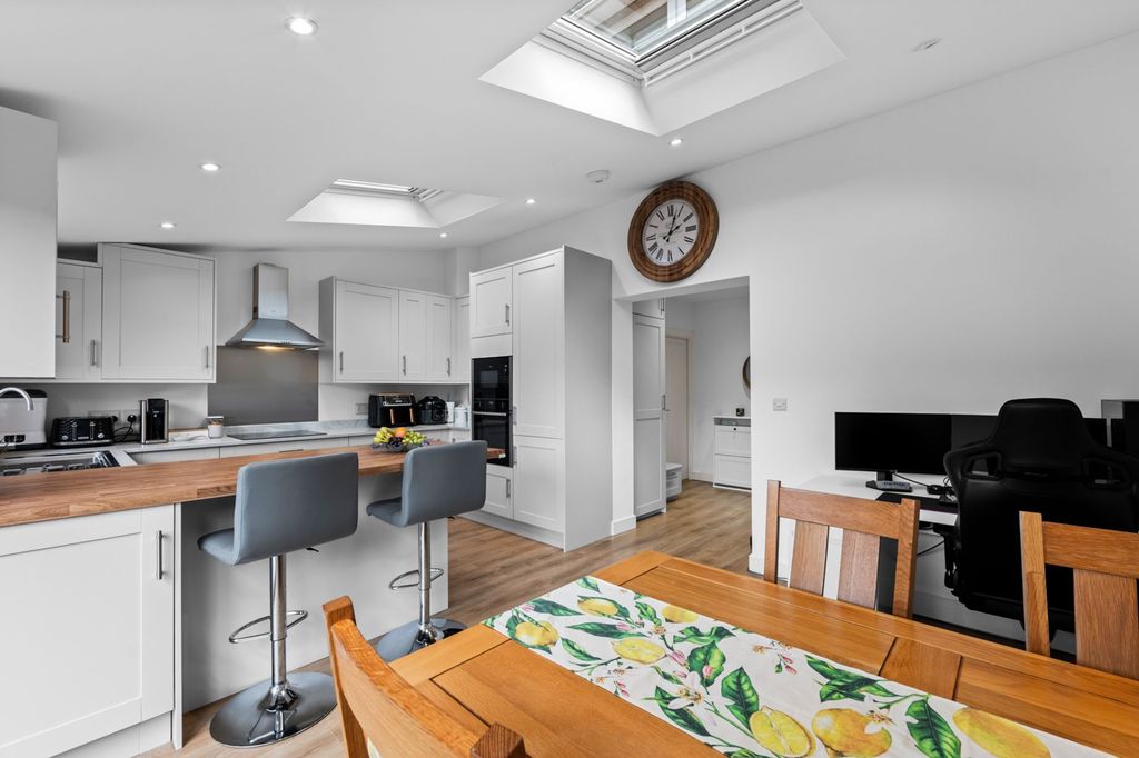 Additional image 5 of 2 bed detached house for saleDownsway, Whyteleafe CR3