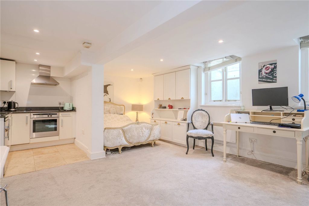 Additional image 20 of 5 bed semi-detached house for saleLittle Green, Richmond TW9